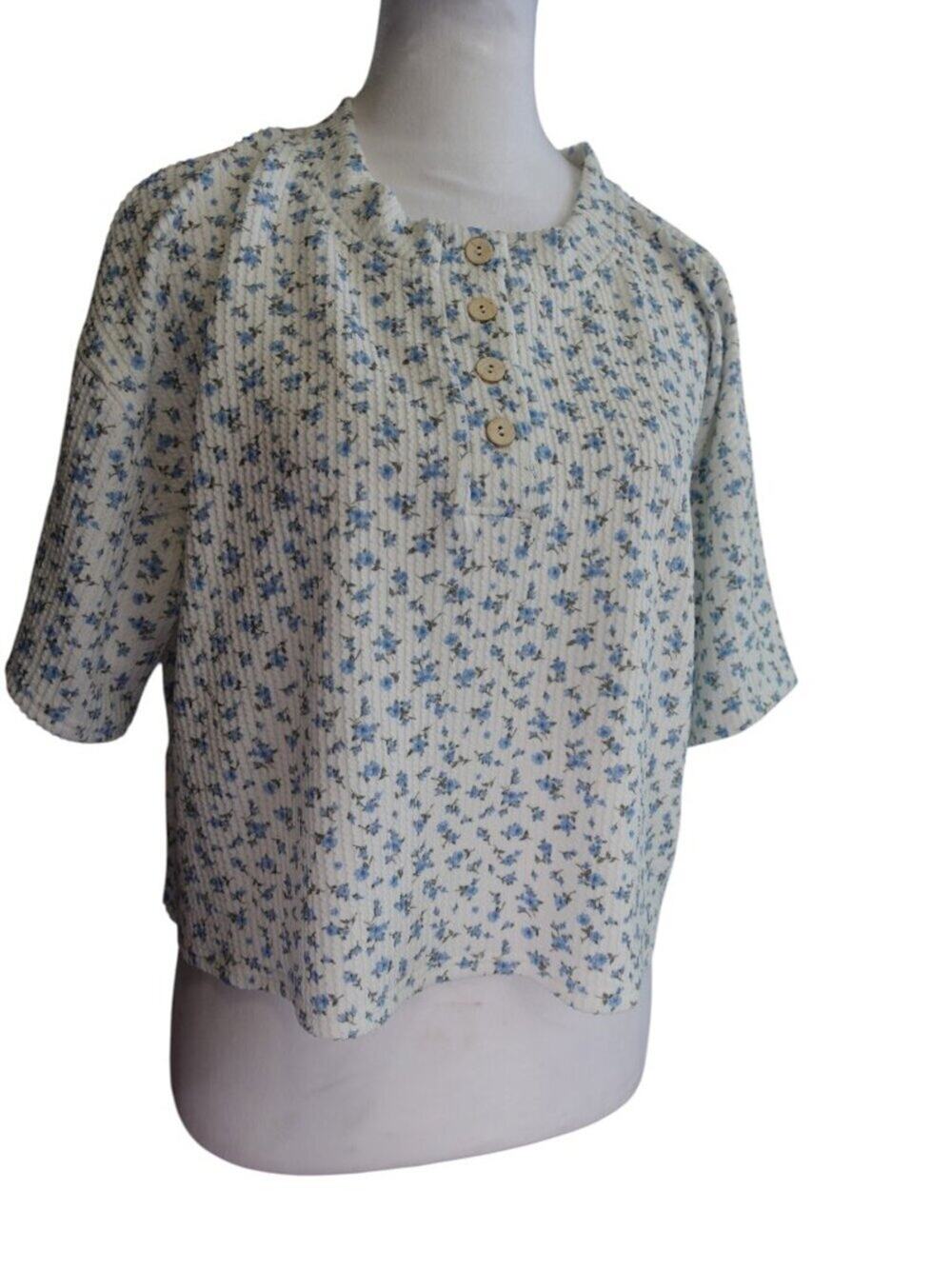 J.O.A Women's white blue floral top spring summer size S new